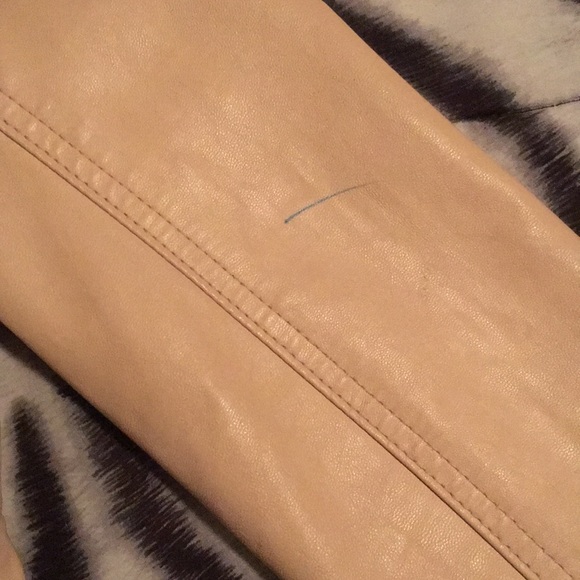 SOFT PINK FAUX LEATHER JACKET - Picture 4 of 8